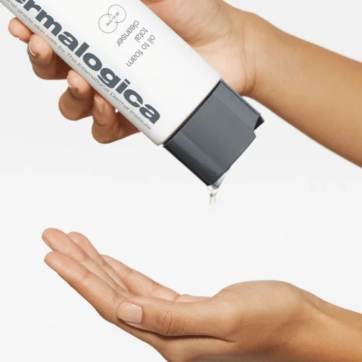 Гелево-масляный очиститель для лица Dermalogica Oil to Foam Total Cleanser, 250 мл